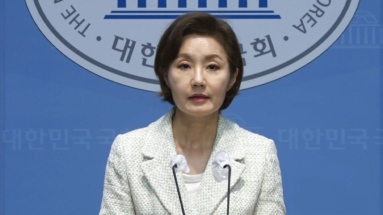 긴장 속에서 벌어지는 정치적 게임