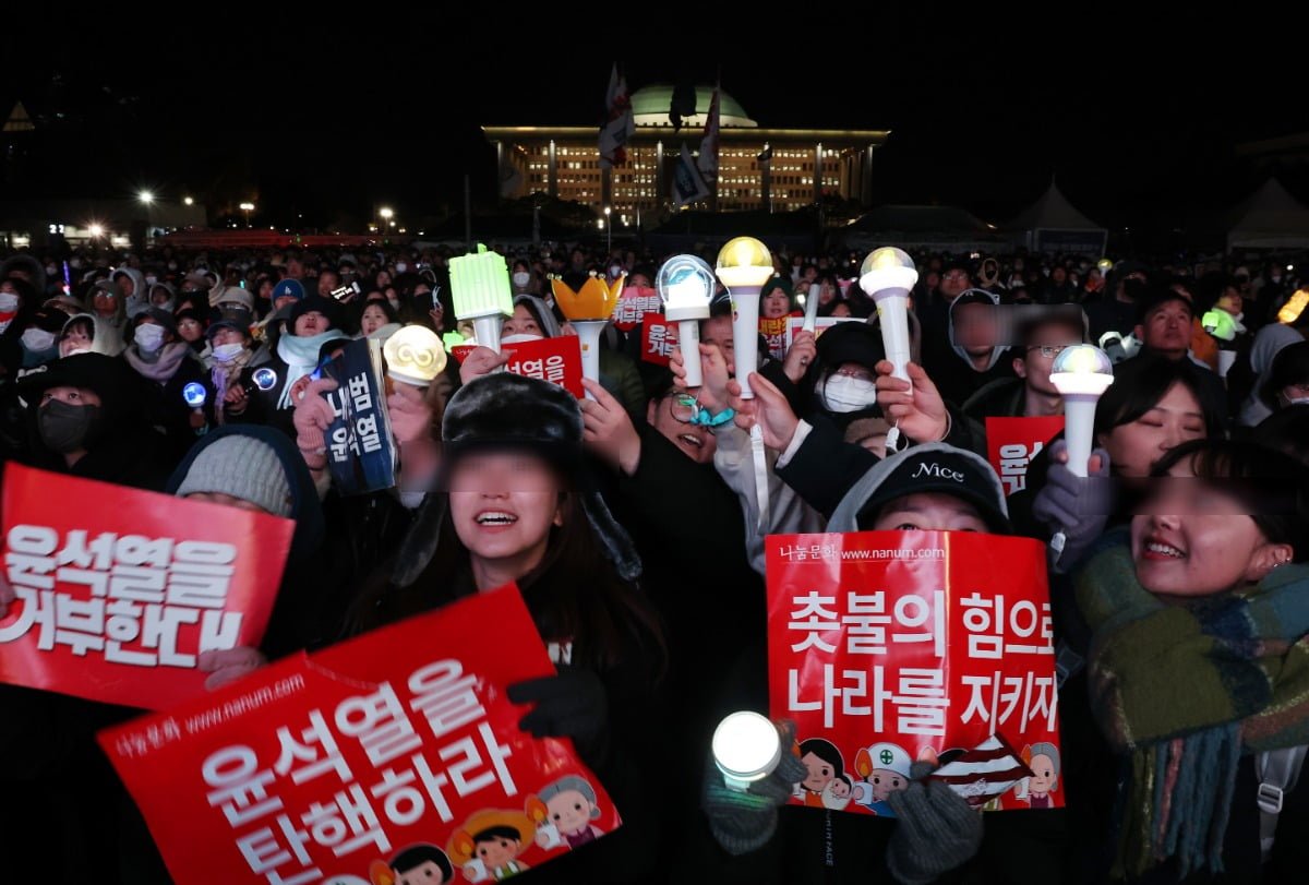 SNS로 확장되는 집회 문화와 정보 공유